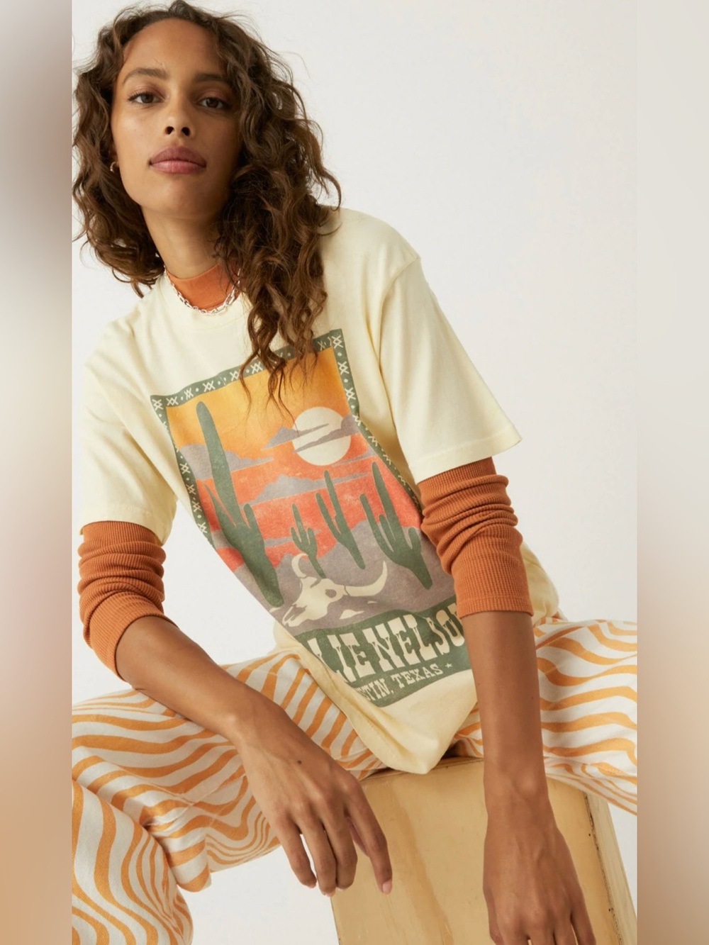 Daydreamer Willie Nelson Austin Texas Tee in Yellow Fizz - Picture 1 of 7